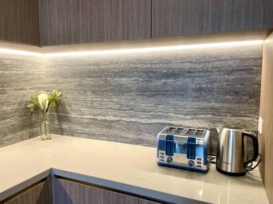 Luxury Stunning Riverview 1 Bedroom Apt 479F Gold Coast Luaran gambar